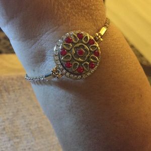 Custom bracelet with interchangeable snaps